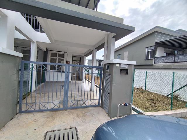 Townhouse Groundfloor Nilai EndLot Taman Nilai Perdana