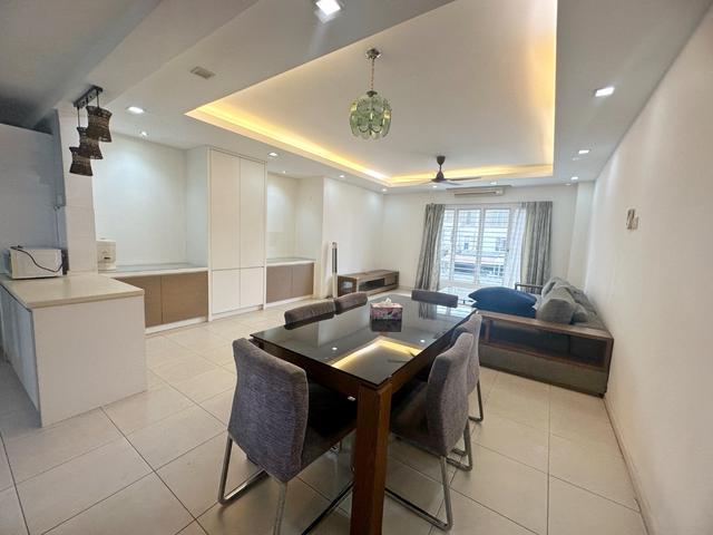 Townhouse D Alpinia Puchong Upper unit 4 room 3 bath 2200sf