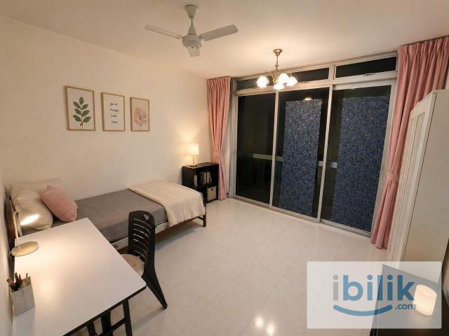 Townhouse, Direct owner, fully furnished Middle bedroom, beside MMU