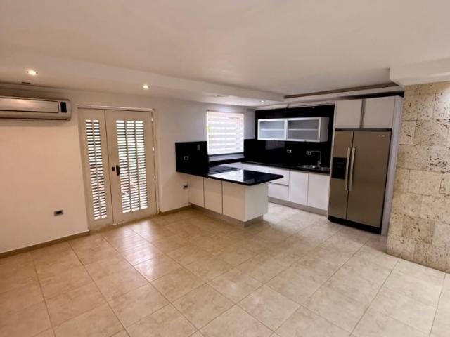 Townhouse en Alquiler en Mañongo TCL C