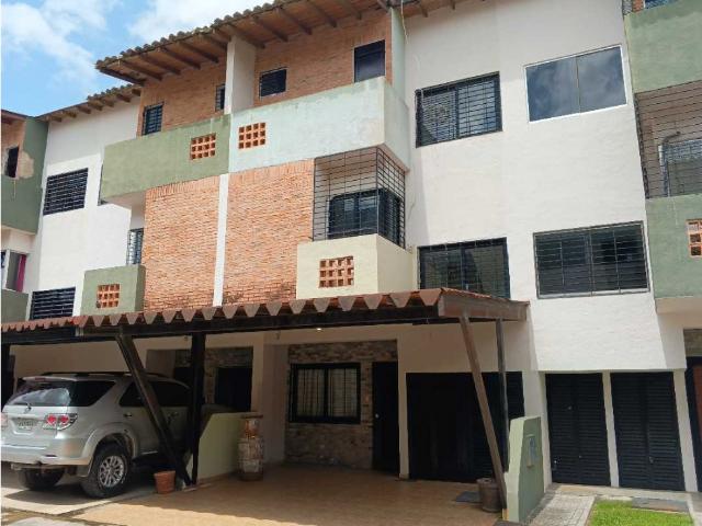 TOWNHOUSE. EN ALQUILER EN RUSTICANA COUNTRY NAGUANAGUA MVM 10262089