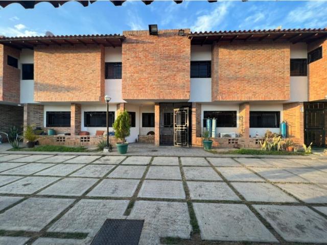 TOWNHOUSE EN NAGUANAGUA. RESIDENCIA TINAJAS DE MANANTIAL. SCARMT 16