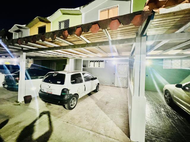 TOWNHOUSE EN VALLES DE CHARA 120 M2, 4 HAB, 3 BAÑOS Y 2 P/E