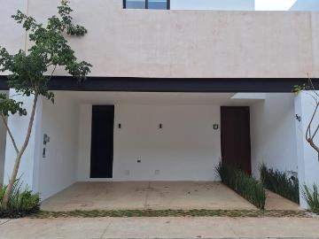 Townhouse en venta de tres rec?maras modelo Vela Plus en Cholul, Yucat?n