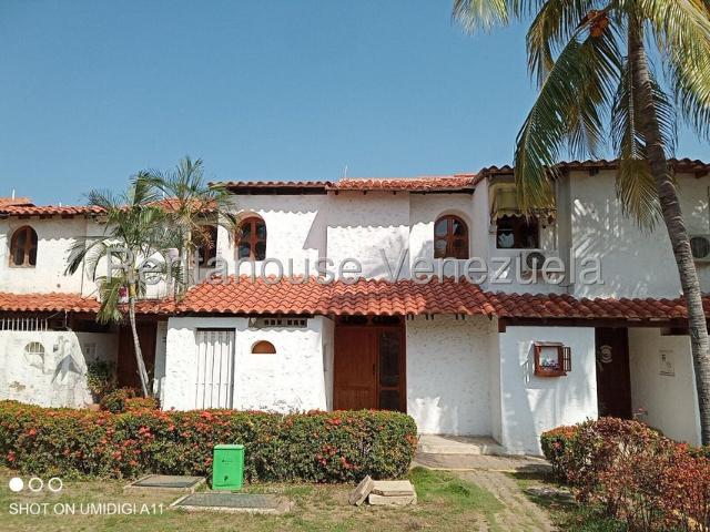 Townhouse en Venta en Complejo Turistico EL Morro, Lecheria
