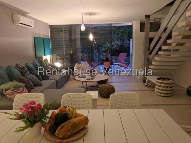 Townhouse en Venta en Camuri Grande, Parroquia Naiguata