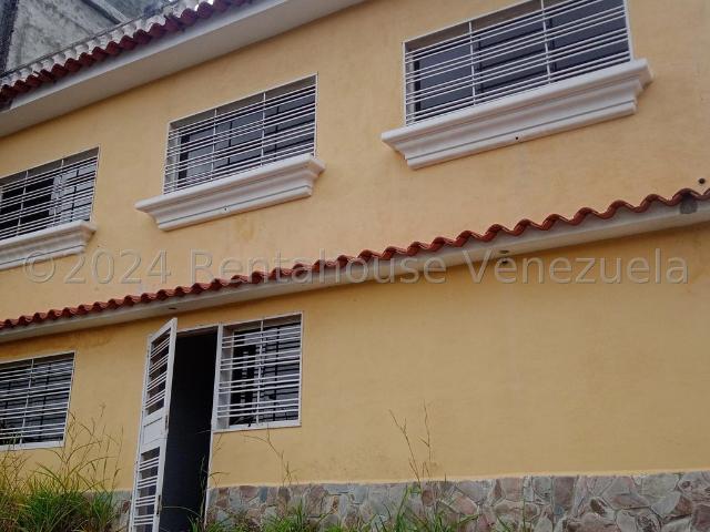 Townhouse en Venta en Loma Real, Charallave