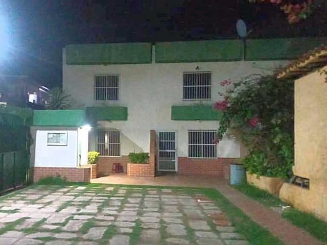 Townhouse en venta Res. Luna del Mar, Chichiriviche Falcón. MT 8438274