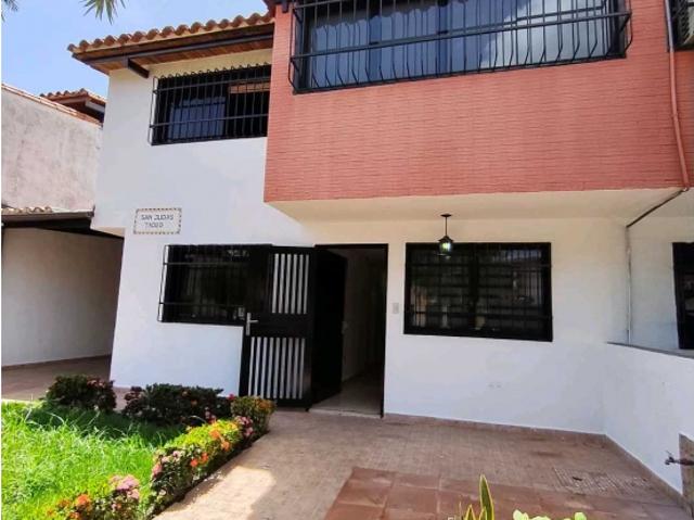 Townhouse en venta Urb El Remanso La Morita I L.L
