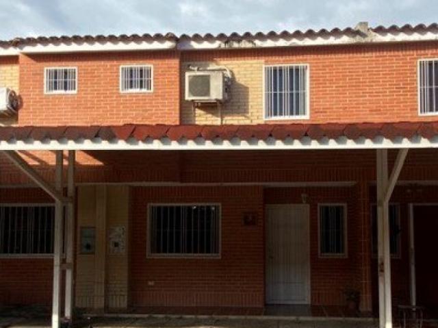 Townhouse en Villa Corina Pueblo de San Diego en Venta