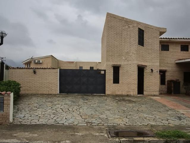 TOWNHOUSE EN VILLASERINO, SAN DIEGO. RES COUNTRY PARK. SCLAUP 93