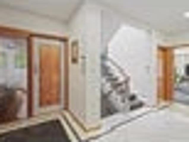 Townhouse Ease with Room for the Family
