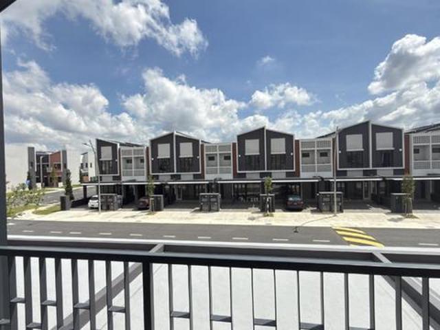 Townhouse Elmina Ilham 3 for rent upper floor unit