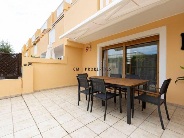 Townhouse for rent in Chiva, Valencia
