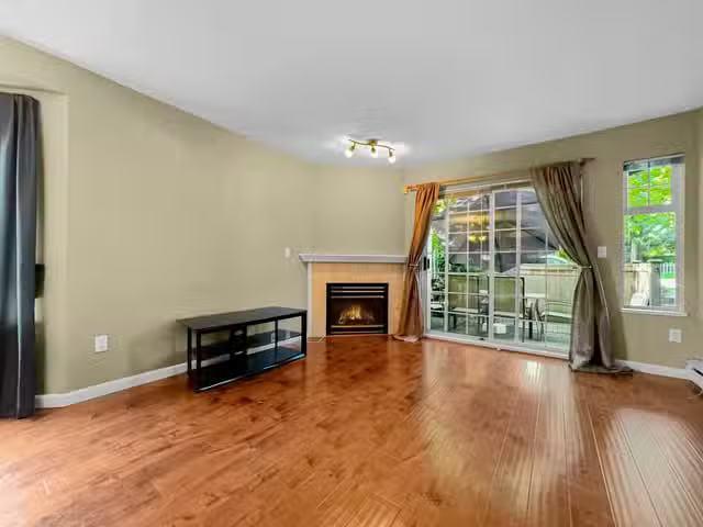 Townhouse for rent in Burnaby, Burnaby East, X 7175 18th Avenu.