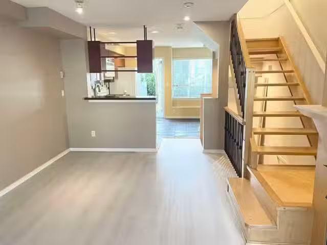 Townhouse for rent in Burnaby, Burnaby South, 7489 Magnolia Te.