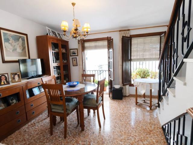 Townhouse for rent in Frigiliana, Málaga