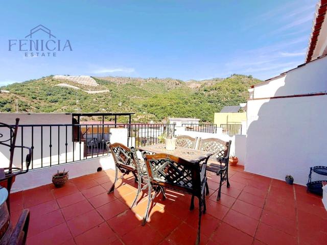 Townhouse for rent in Jete, Granada
