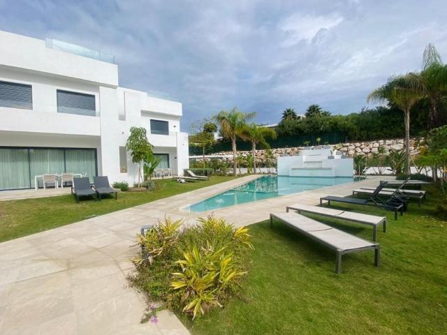 Townhouse for rent in Los Naranjos, Marbella, Málaga