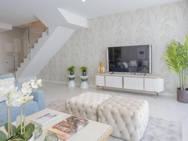 Townhouse for rent in La Dama de Noche La Alzambra, Marbella, Málaga