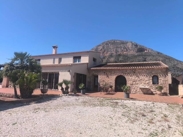 Townhouse for rent in Montgó Ermita, Javea / Xàbia, Alicante