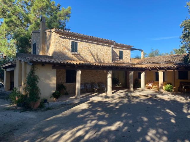 Townhouse for rent in Santa María del Camí, Mallorca