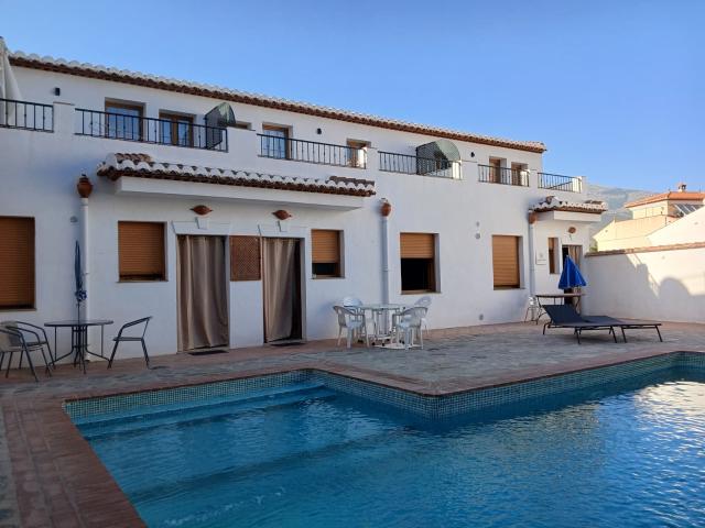 Townhouse for rent in Pinos del Valle, El Pinar, Granada