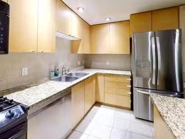 Townhouse for rent in Richmond, Richmond, 9133 Hemlock Drive.