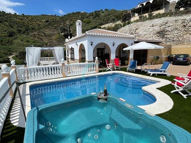 Townhouse for rent in Torrox Pueblo, Torrox, Málaga