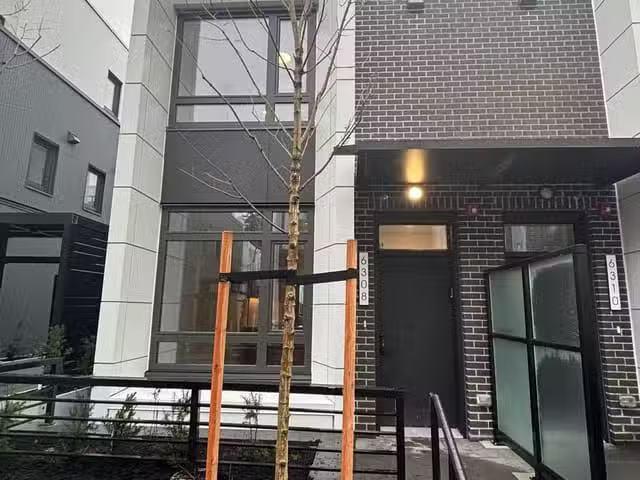 Townhouse for rent in Vancouver, Vancouver West, 630x Oak Stre.