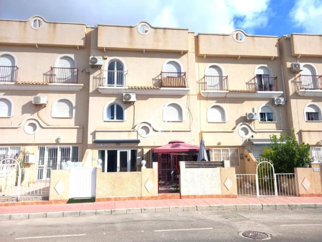 Townhouse for rent in Villamartin, Orihuela, Alicante
