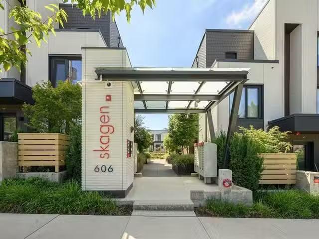 Townhouse for sale in Coquitlam, Coquitlam, 202 606 Foster Ave.