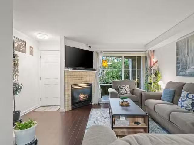 Townhouse for sale in Coquitlam, Coquitlam, 2 1383 Brunette Av.