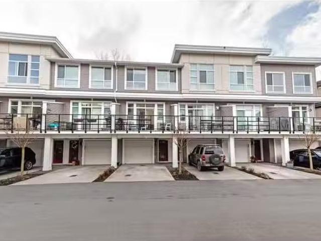 Townhouse for sale in Chilliwack, Chilliwack, 35 8413 Midtown.