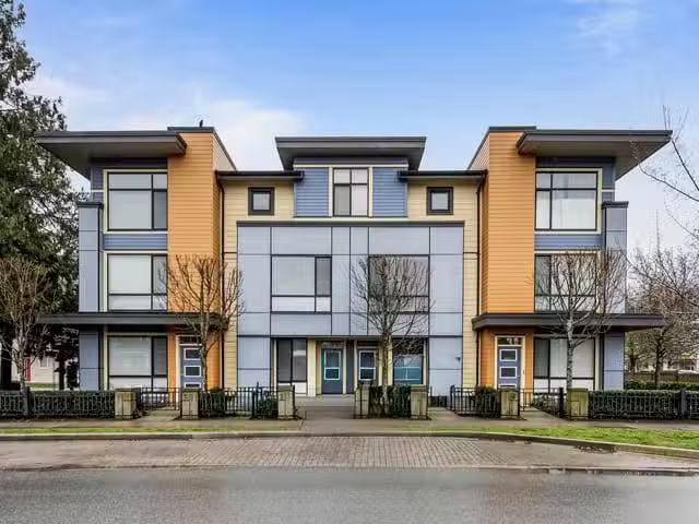 Townhouse for sale in Chilliwack, Sardis, 3 45615 Tamihi Way.