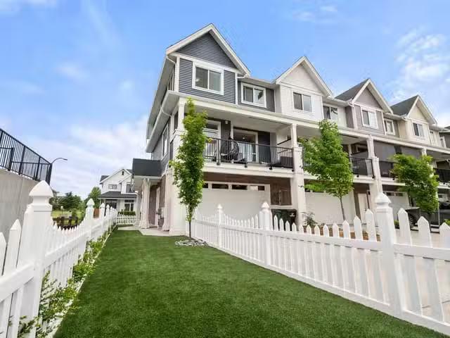 Townhouse for sale in Chilliwack, Sardis, 44529 Freshwater Dri.