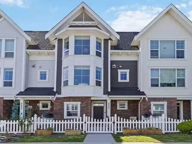 Townhouse for sale in Chilliwack, Sardis, 5529 Driftwood Stree.