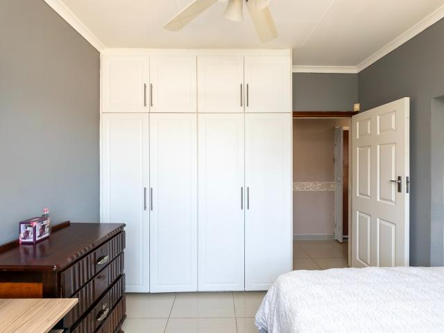 Townhouse For Sale in Amanzimtoti