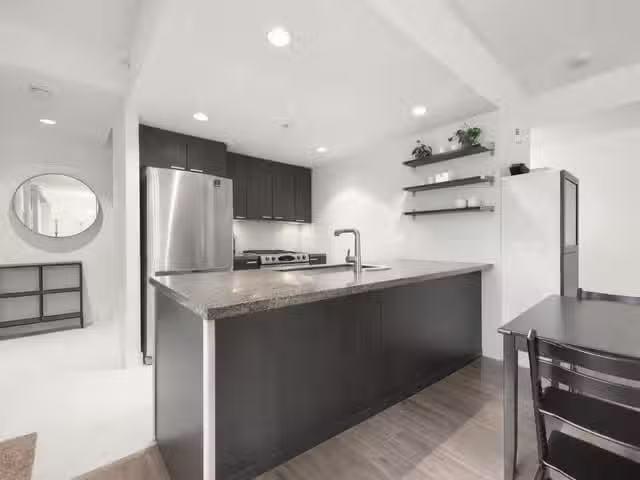 Townhouse for sale in Burnaby, Burnaby North, 103 2232 Douglas.
