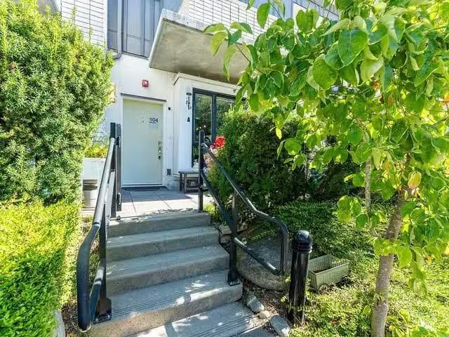 Townhouse for sale in Burnaby, Burnaby North, 104 9350 Univers.