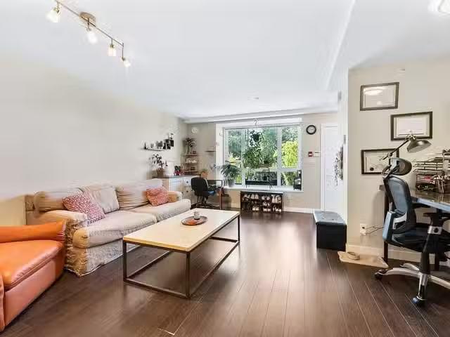 Townhouse for sale in Burnaby, Burnaby North, 104 9350 Univers.
