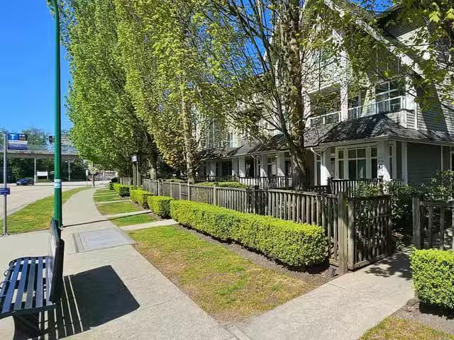 Townhouse for sale in Burnaby, Burnaby North, 47 6965 Hastings.