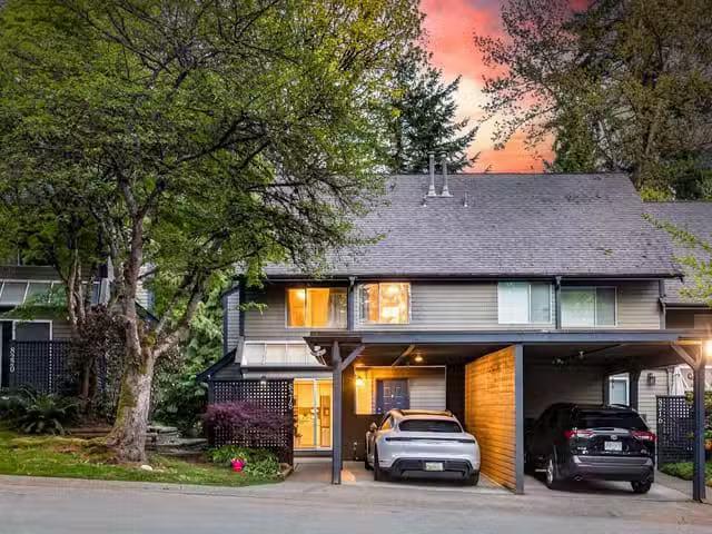 Townhouse for sale in Burnaby, Burnaby North, 8218 Forest Grov.