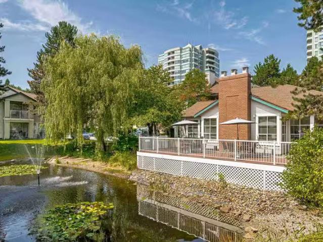 Townhouse for sale in Guildford, Surrey, North Surrey, Street.