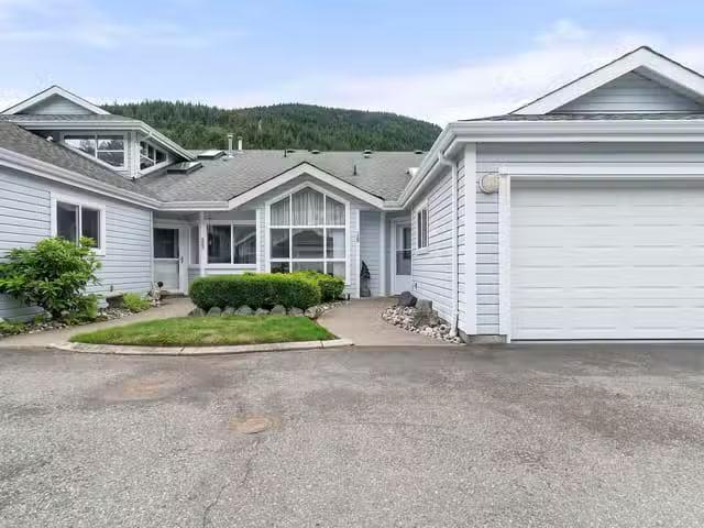 Townhouse for sale in Harrison Hot Springs, Harrison Lake, 38.
