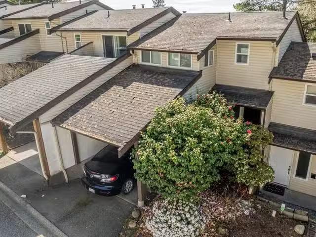 Townhouse for sale in Mission, Mission, 4 32705 Fraser Crescen.
