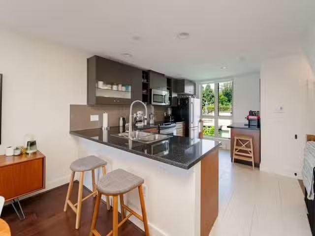 Townhouse for sale in North Vancouver, North Vancouver, 64 728.