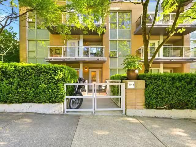 Townhouse for sale in North Vancouver, North Vancouver, TH1 12.