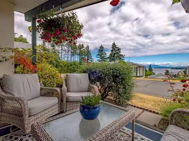 Townhouse for sale in Nanaimo, 185 Bowlsby St, 1039984