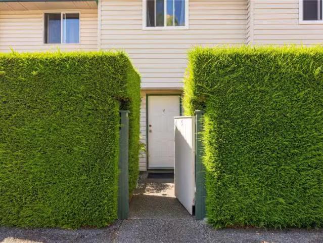 Townhouse for sale in Nanaimo, Central Nanaimo, 5 1906 Bowen R.